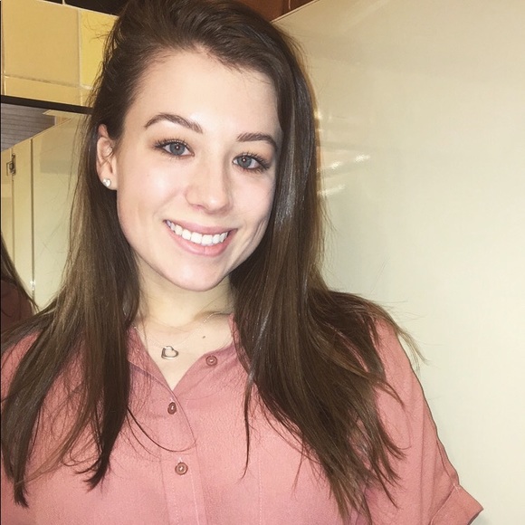 Meet your Posher, Olivia - Picture 1 of 1